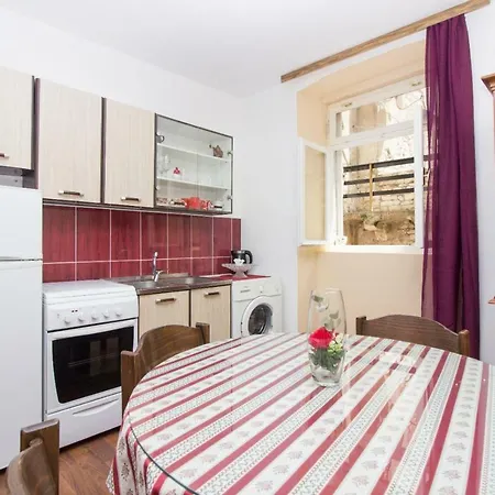 Main Square Apartman * ザダル