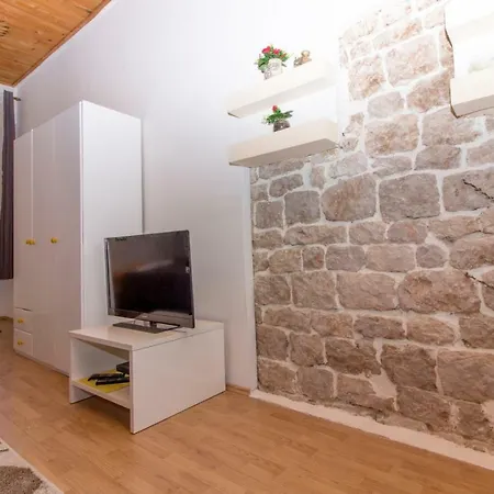 Main Square Apartman *